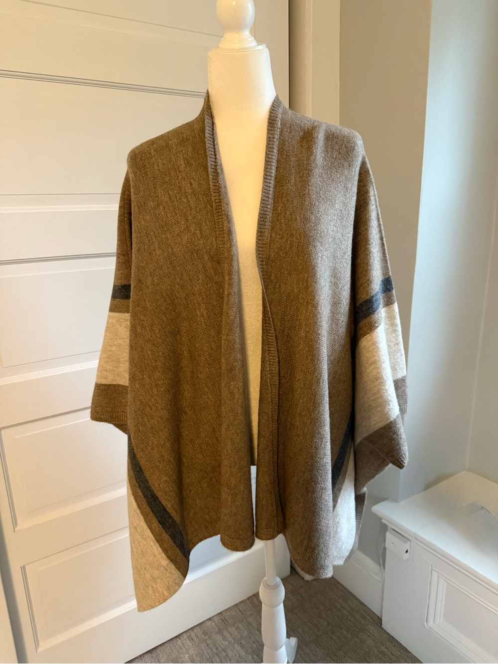 Women's Taupe & Cream Knit Poncho Wrap